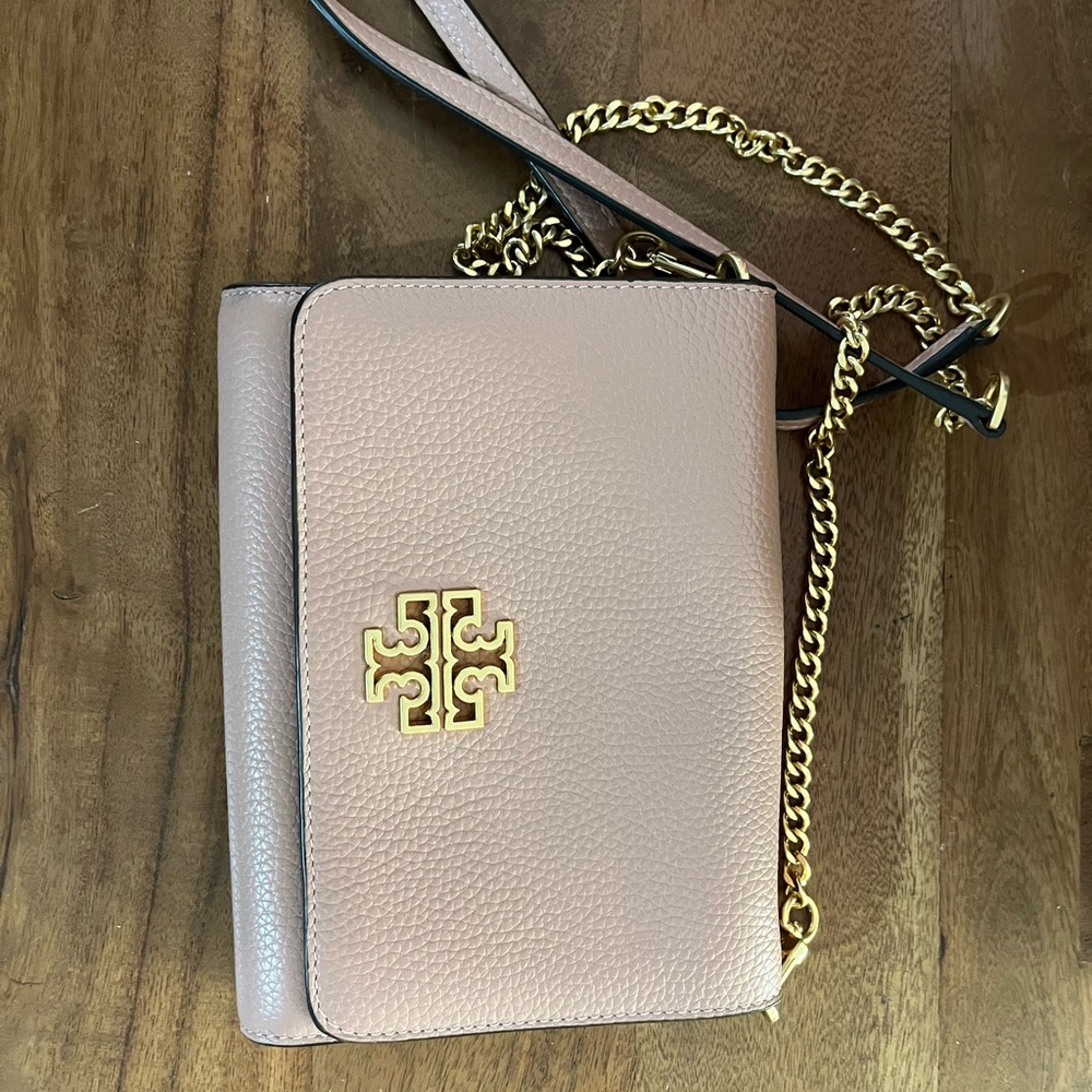 Tory Burch Blush Crossbody Bag with Gold Accents - Picture 4 of 13